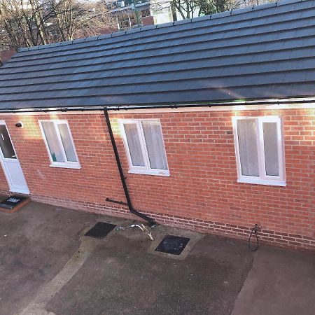 Flat 1 - Entire Modern Studio With En-Suite And Free Parking Close To Qmc, City Centre & Notts Uni นอตติงแฮม ภายนอก รูปภาพ