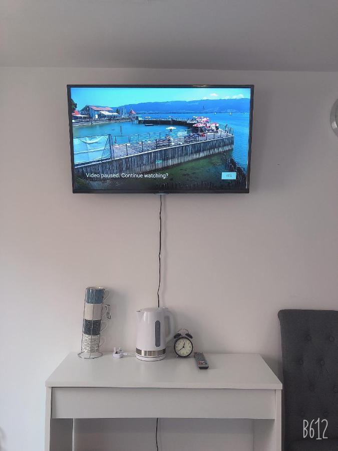 Flat 1 - Entire Modern Studio With En-Suite And Free Parking Close To Qmc, City Centre & Notts Uni นอตติงแฮม ภายนอก รูปภาพ