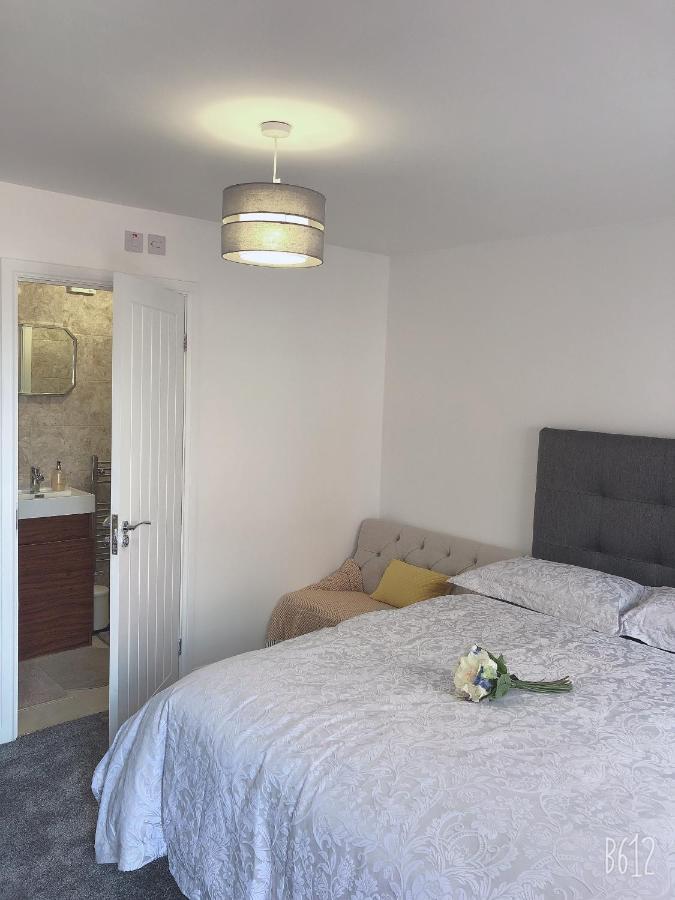 Flat 1 - Entire Modern Studio With En-Suite And Free Parking Close To Qmc, City Centre & Notts Uni นอตติงแฮม ภายนอก รูปภาพ